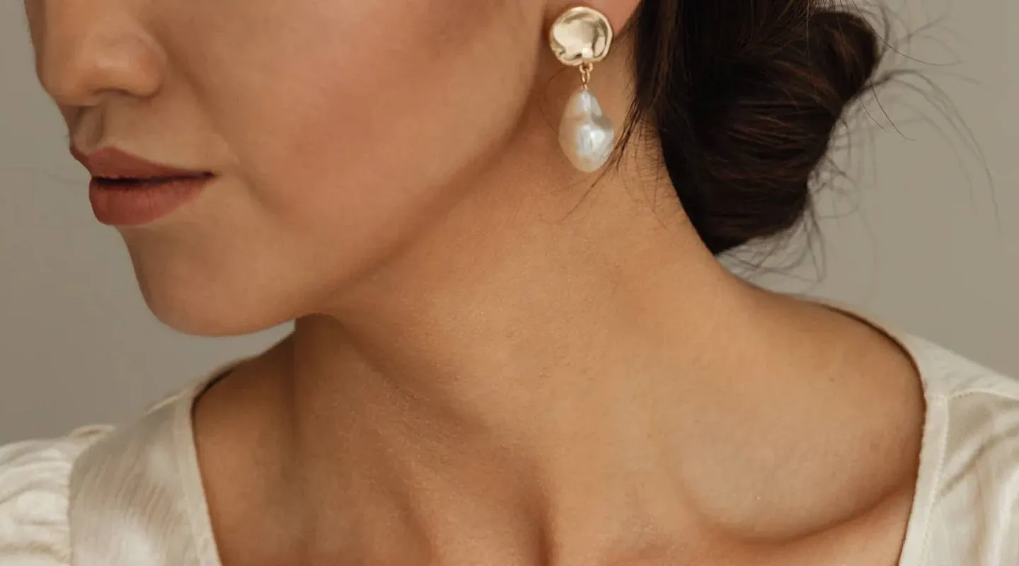 Minimalist Gold Jewellery That Elevates Everyday Looks
